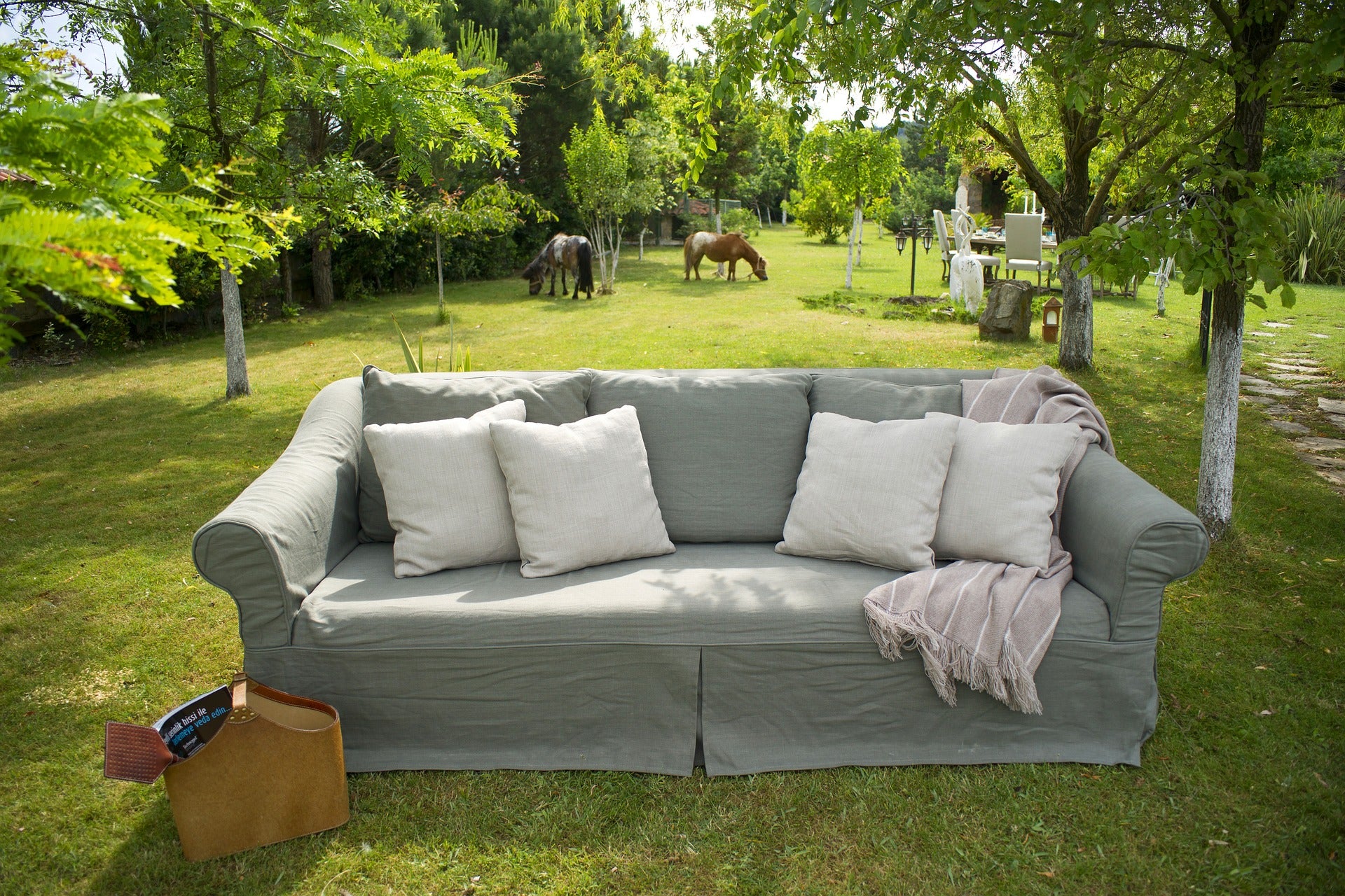 The Best Outdoor Pillows for Maximum Comfort and Style